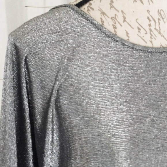 Paper Plane Silver Cold Shoulder Top NWT Women's - Picture 3 of 4